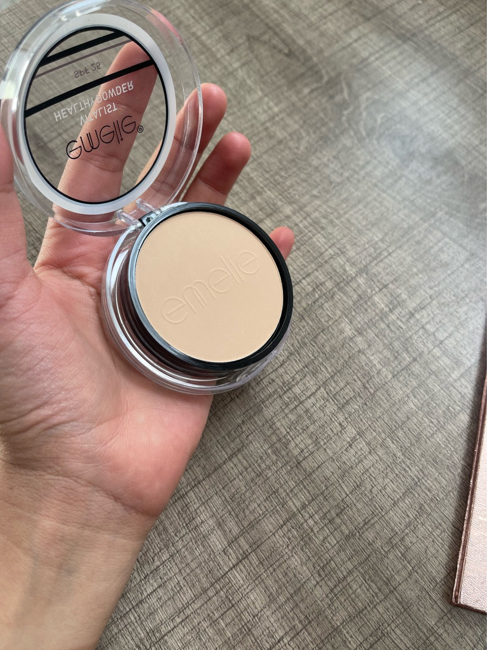 Emelie Vitalist Healthy Compact Powder Shade