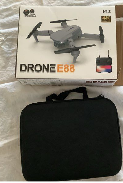 Drone E88 neuf